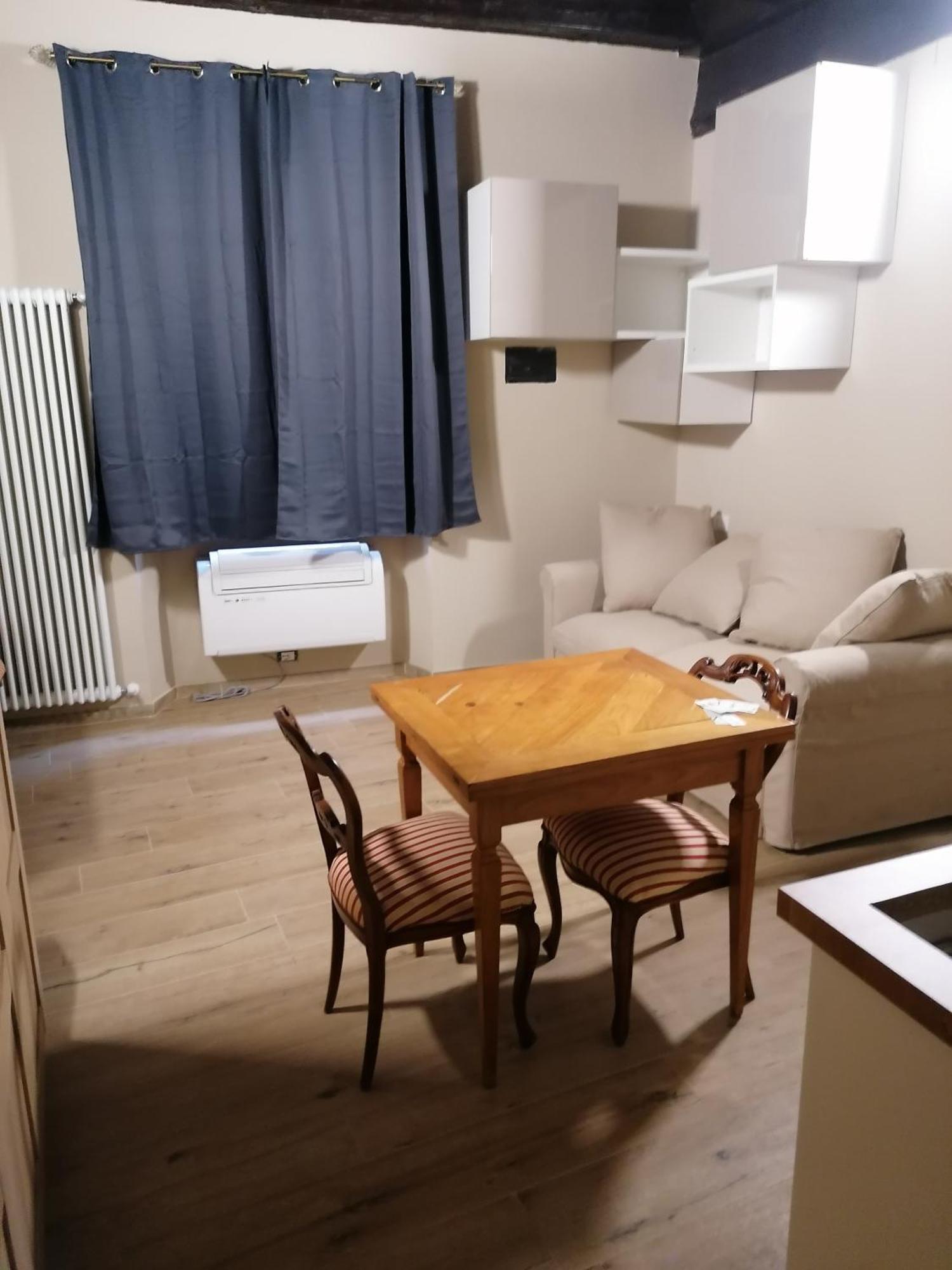 Piazza Nettuno Luxury Palace - By Bolognacentro Luxuryh — Photos 1